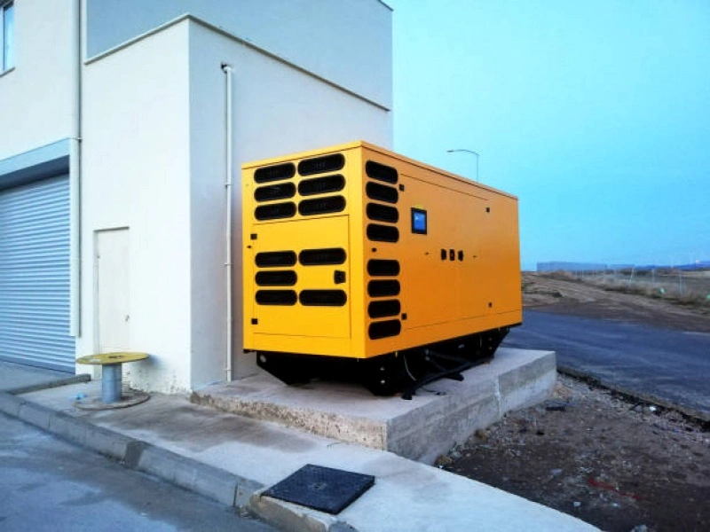 Transformador isolador trifásico